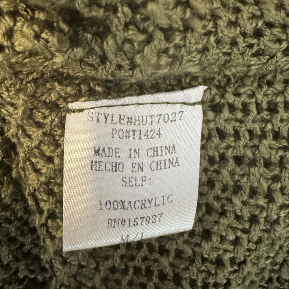 NWT | LA MIEL | Women's Olive Green V-Neck Sweater | Size M/L - Picture 6 of 6